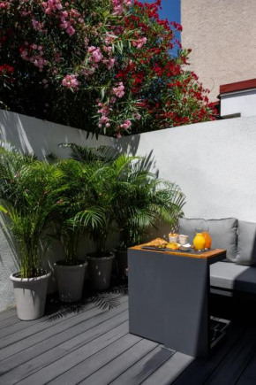 Miracolo di Mare Golden House